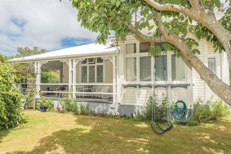 Photo of property in 11 Peakes Road, Saint Johns Hill, Whanganui, 4501