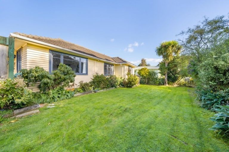 Photo of property in 6 Riverbank Street, Ebdentown, Upper Hutt, 5018