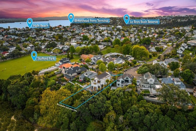 Photo of property in 11 Waimana Avenue, Northcote Point, Auckland, 0627