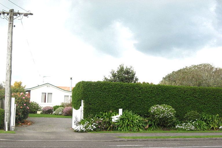 Photo of property in 367 Mangorei Road, Merrilands, New Plymouth, 4312