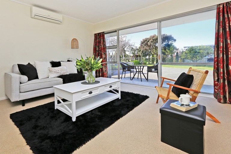 Photo of property in 3/11 Church Road, Taradale, Napier, 4112