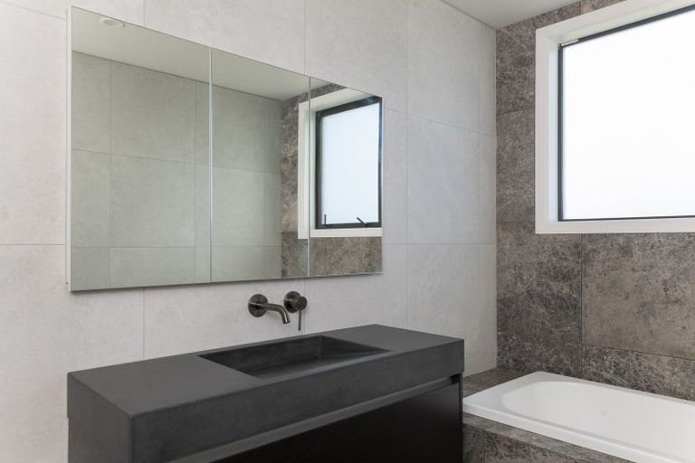 Photo of property in 3 Makakahi Street, Lytton West, 4071