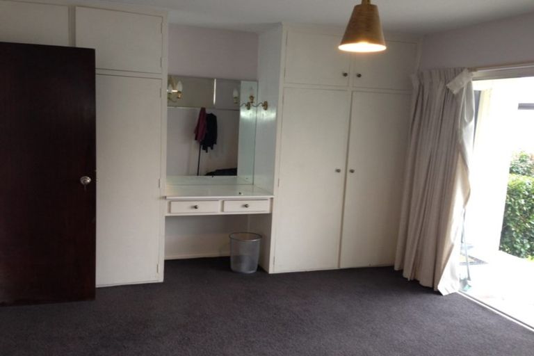 Photo of property in 348 Memorial Avenue, Burnside, Christchurch, 8053