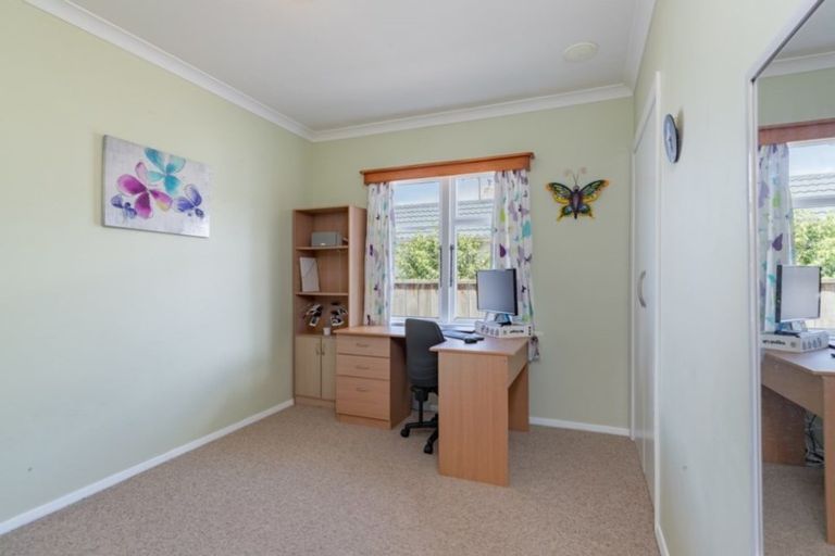 Photo of property in 19 Oxford Crescent, Ebdentown, Upper Hutt, 5018