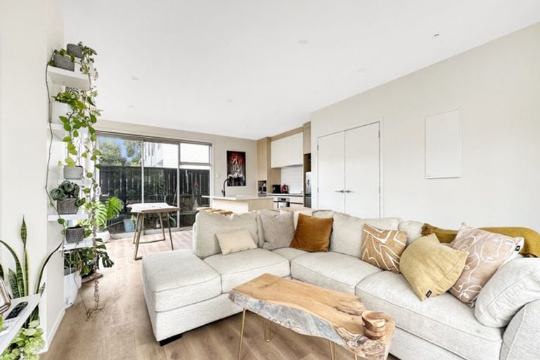 Photo of property in 2/89 Salisbury Road, Birkdale, Auckland, 0626