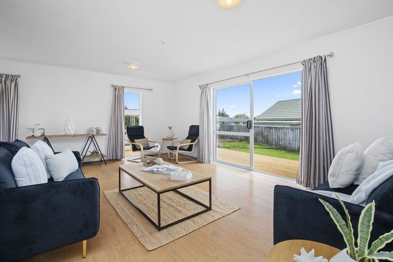 Photo of property in 24 Taihiki Road, Clarks Beach, 2122