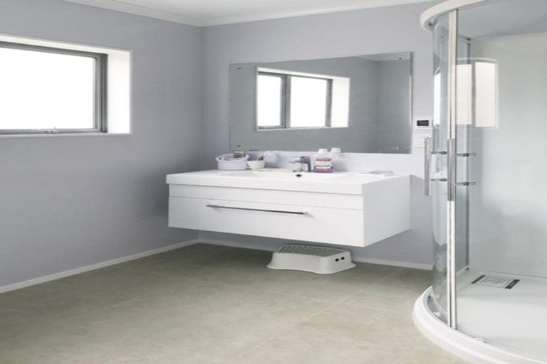 Photo of property in 5 Prestwich Rise, Churton Park, Wellington, 6037