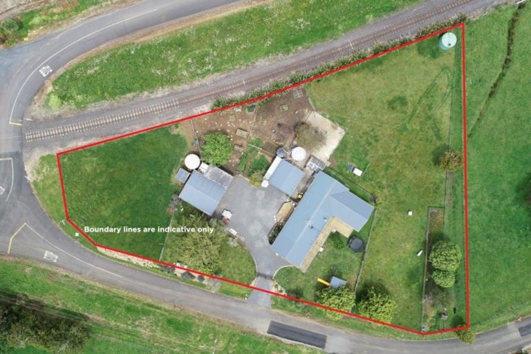 Photo of property in 266 Hart Road, Pukekohe, 2676