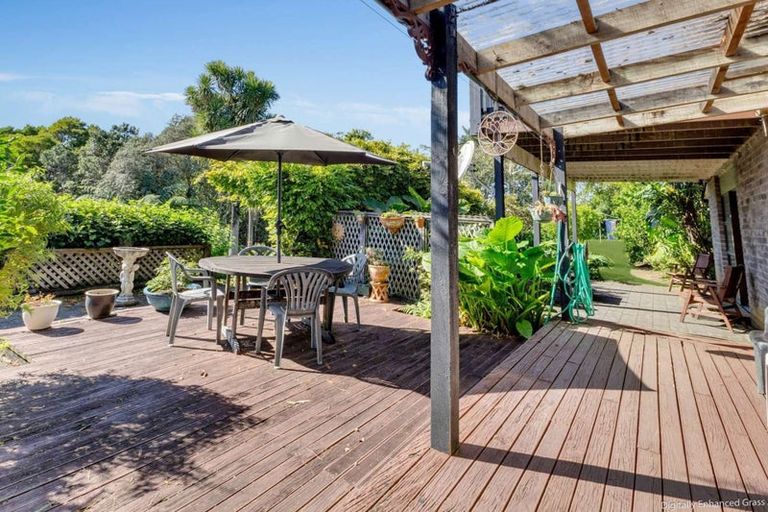 Photo of property in 27 Donnelly Street, Oakura, 4314