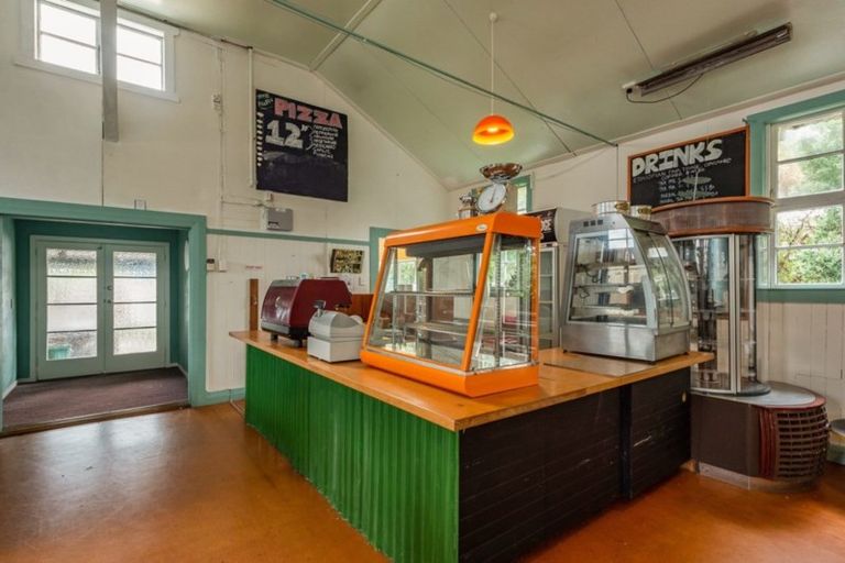 Photo of property in 84 Moana Street, Otaki Beach, Otaki, 5512