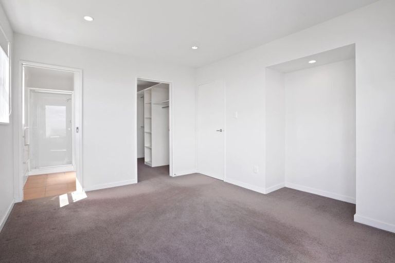 Photo of property in 2/5a Madeley Road, Mount Pleasant, Christchurch, 8081