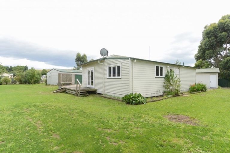 Photo of property in 23 Carruthers Street, Otane, 4202