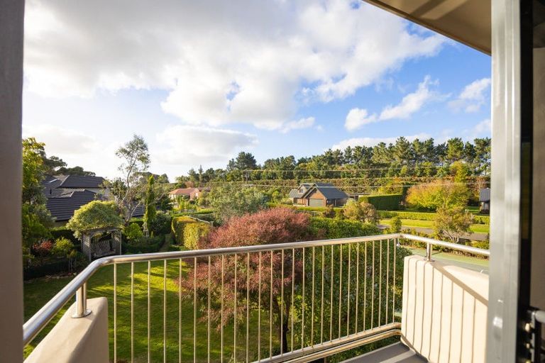 Photo of property in 45 Waicola Drive, Fitzherbert, Palmerston North, 4471