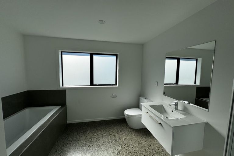 Photo of property in 16 Arohaina Avenue, Karaka, 2124