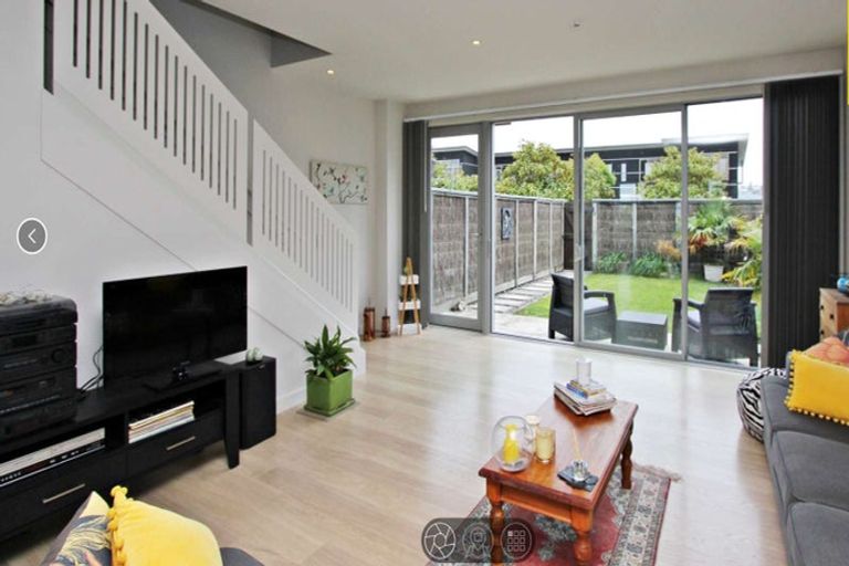 Photo of property in The Terraces, 13/9 Humber Street, Pandora, Napier, 4110