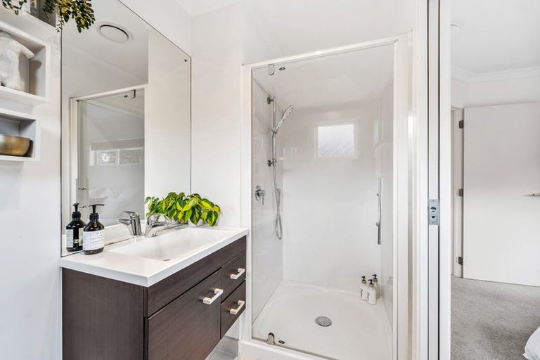 Photo of property in 1143a Whangaparaoa Road, Tindalls Beach, Whangaparaoa, 0930