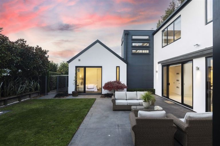 Photo of property in 43a Hamilton Avenue, Ilam, Christchurch, 8041