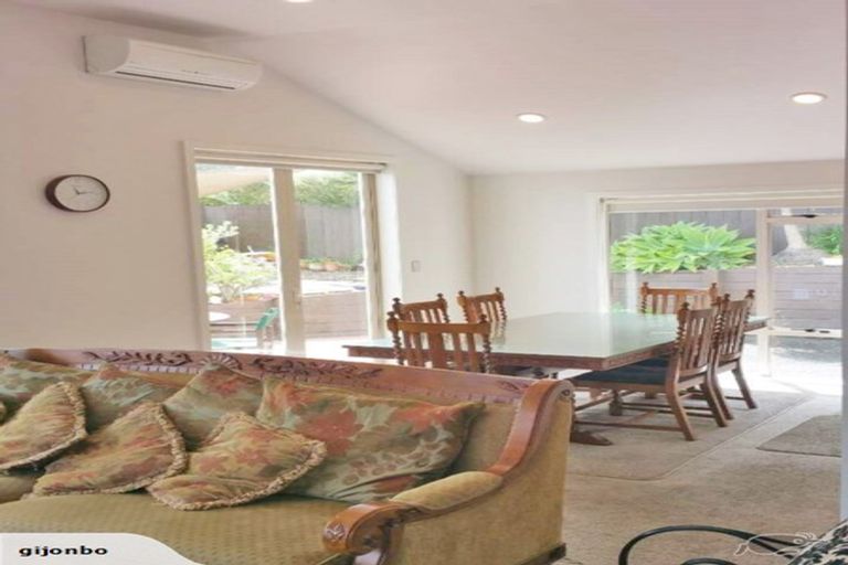 Photo of property in 6 Ponderosa Drive, Oteha, Auckland, 0632