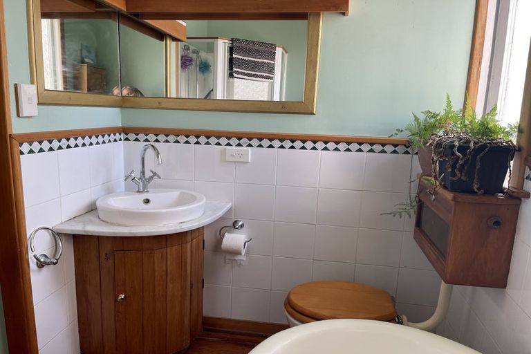 Photo of property in 11 Thistle Street, Napier South, Napier, 4110