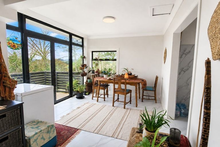 Photo of property in 43 The Pines Road, Paparoa, 0571
