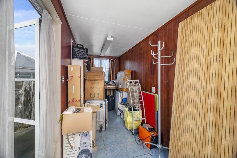 Photo of property in 100a Kawaha Point Road, Kawaha Point, Rotorua, 3010