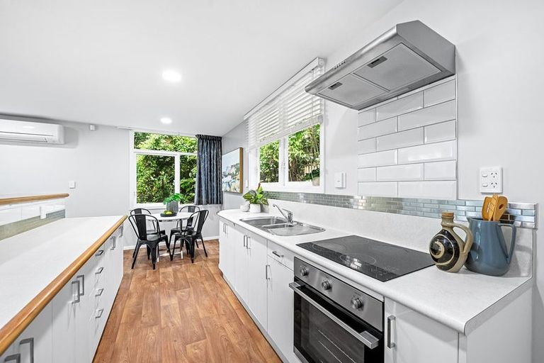 Photo of property in 15 Elmslie Road, Pinehaven, Upper Hutt, 5019