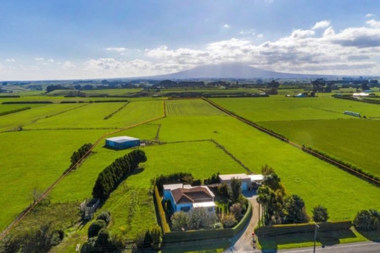 Photo of property in 357 Katene Road, Normanby, Hawera, 4675