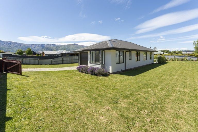 Photo of property in 16 Francis Lane, Lake Hawea, Wanaka, 9382