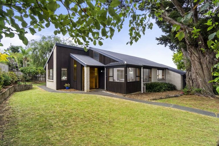 Photo of property in 5 Totara Grove, Hillcrest, Auckland, 0627