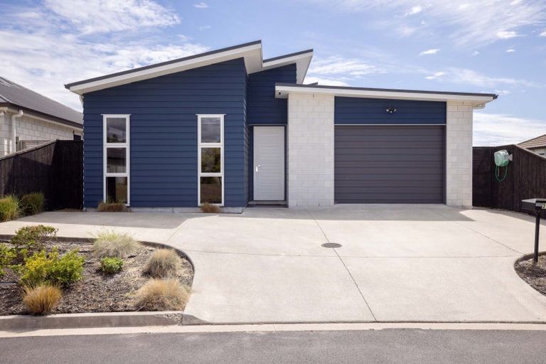 Photo of property in 28 Marion Crescent, Papamoa Beach, Papamoa, 3118