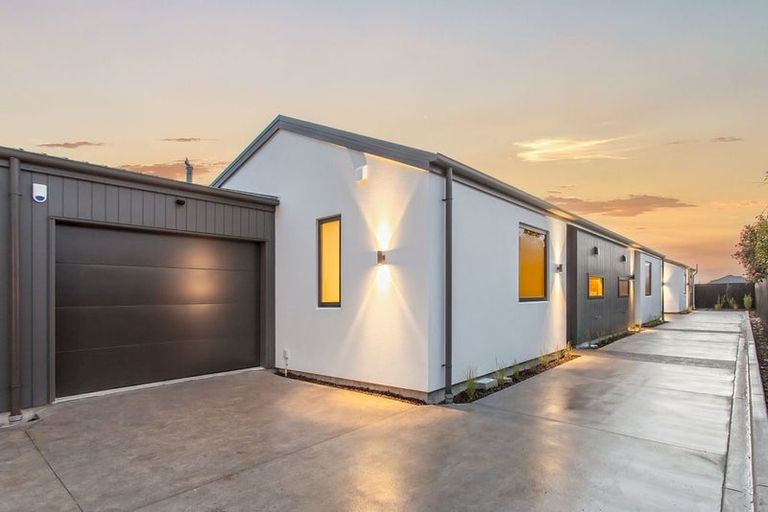 Photo of property in 2/314 Highsted Road, Casebrook, Christchurch, 8051