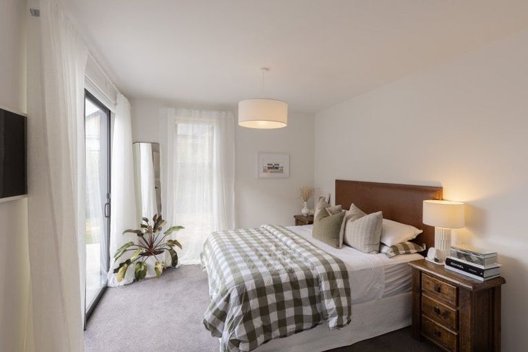 Photo of property in 52 Cunninghams Drive, Jacks Point, Queenstown, 9371