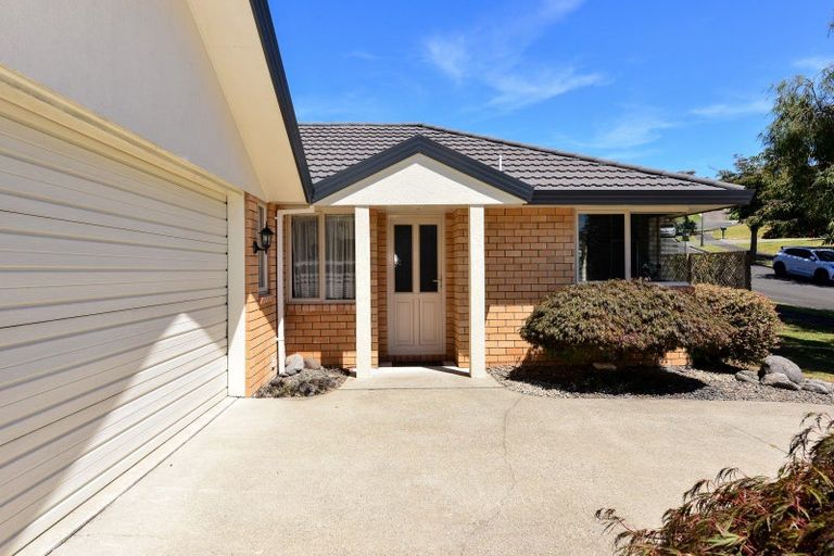 Photo of property in 2 Rochester Place, Nawton, Hamilton, 3200