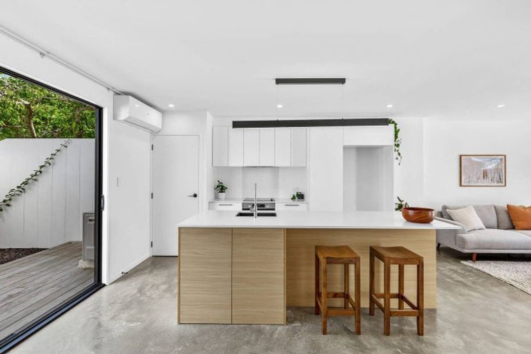 Photo of property in 26a Brennan Avenue, Te Atatu Peninsula, Auckland, 0610