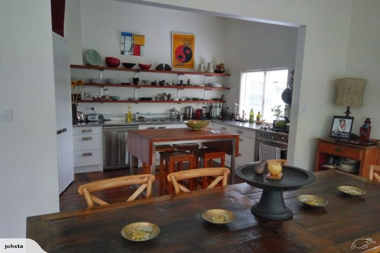 Photo of property in 1/139 Kelburn Parade, Kelburn, Wellington, 6012