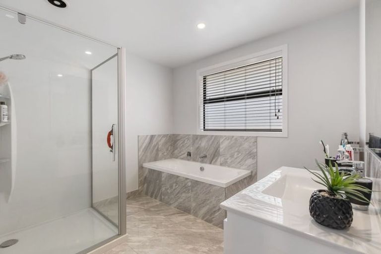 Photo of property in 24 Sabre Street, Papamoa Beach, Papamoa, 3118