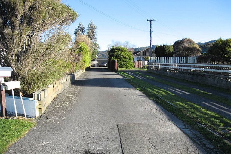 Photo of property in 29a-b Donnelley Drive, Wainuiomata, Lower Hutt, 5014
