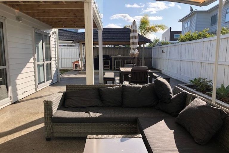 Photo of property in 3 Troys Link, Karaka, Papakura, 2113