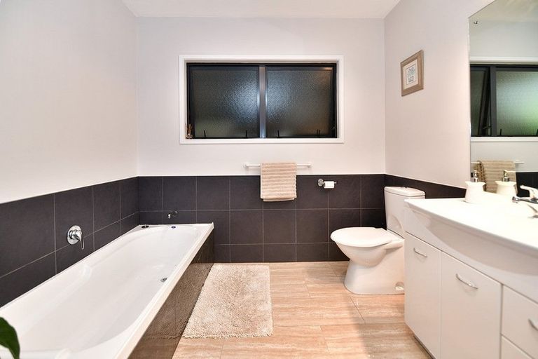 Photo of property in 56 Regency Park Drive, Gulf Harbour, Whangaparaoa, 0930