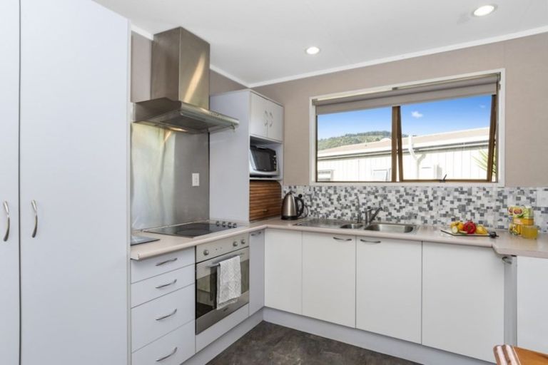 Photo of property in 1 Kaiwha Road, Welcome Bay, Tauranga, 3175