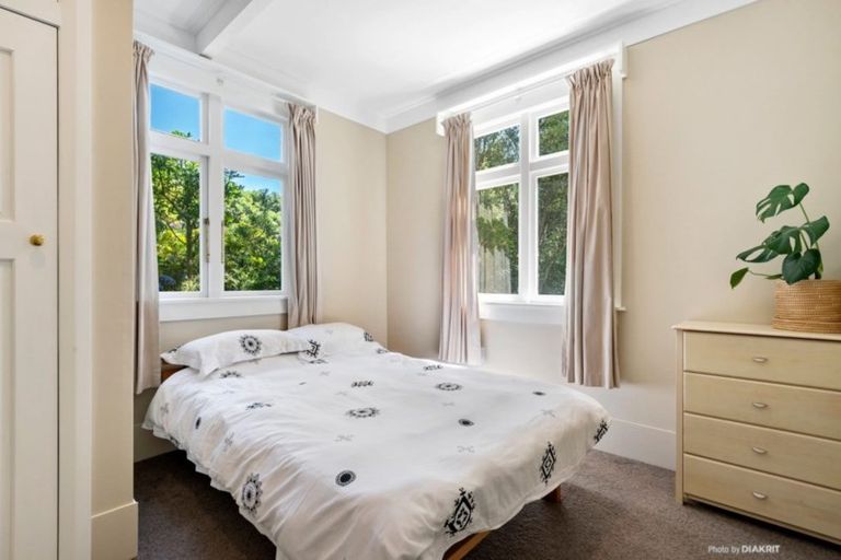 Photo of property in 23 Tio Tio Road, Miramar, Wellington, 6022