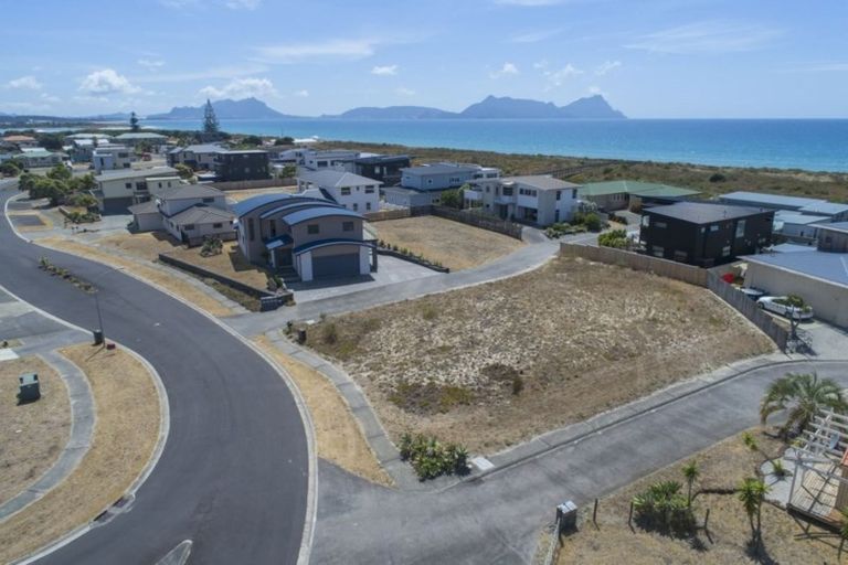Photo of property in 147 Bream Bay Drive, Ruakaka, 0116