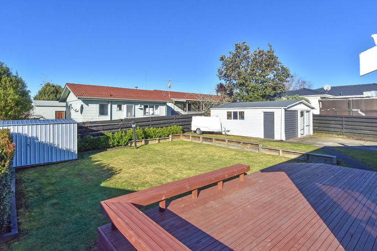 Photo of property in 6 Leatham Crescent, Opaheke, Papakura, 2113