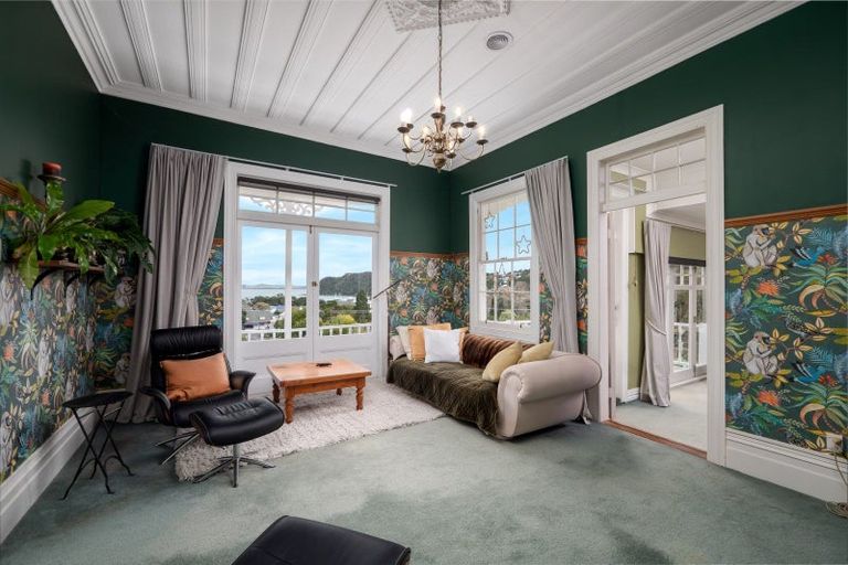 Photo of property in 9 Robertson Street, Russell, 0202