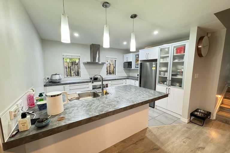 Photo of property in 87a Seaview Road, Glenfield, Auckland, 0629