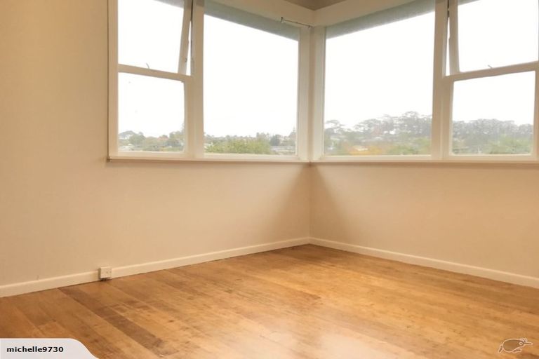 Photo of property in 44 Selwyn Crescent, Forrest Hill, Auckland, 0620