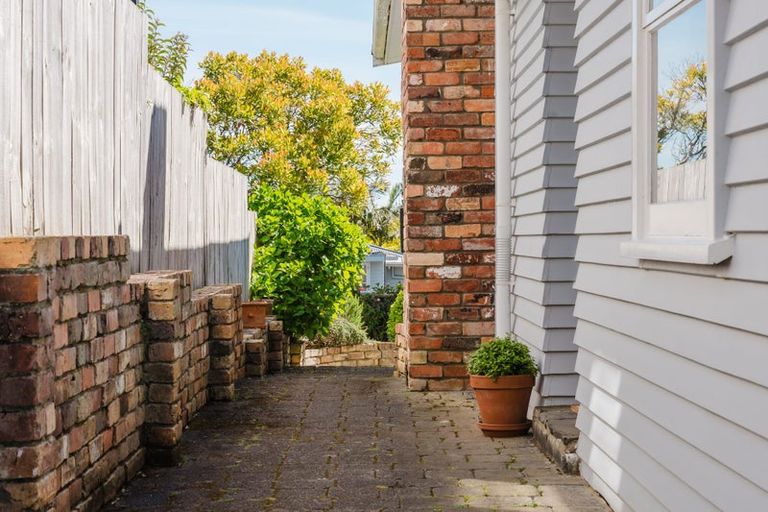 Photo of property in 26 Palmerston Road, Birkenhead, Auckland, 0626