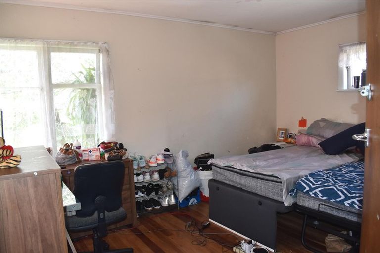 Photo of property in 84 Roberts Road, Te Atatu South, Auckland, 0610