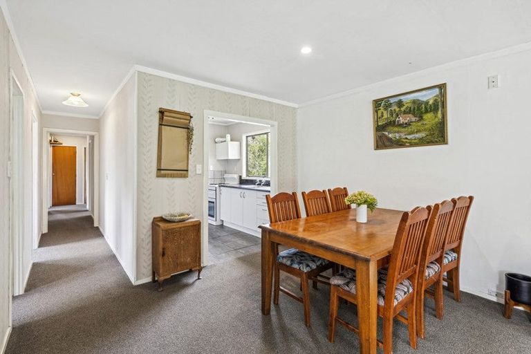 Photo of property in 17 Jenanne Place, Totara Vale, Auckland, 0629