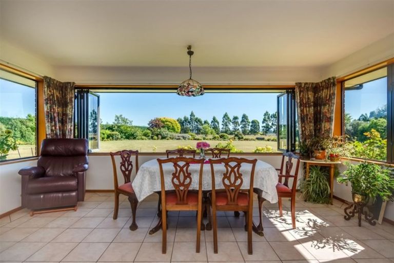 Photo of property in 301 School Road, West Eyreton, Rangiora, 7475